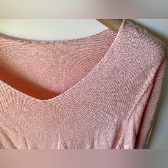 Christian Dior Silk & Cashmere Blend Pale Pink sweater, size 4 - Picture 4 of 8